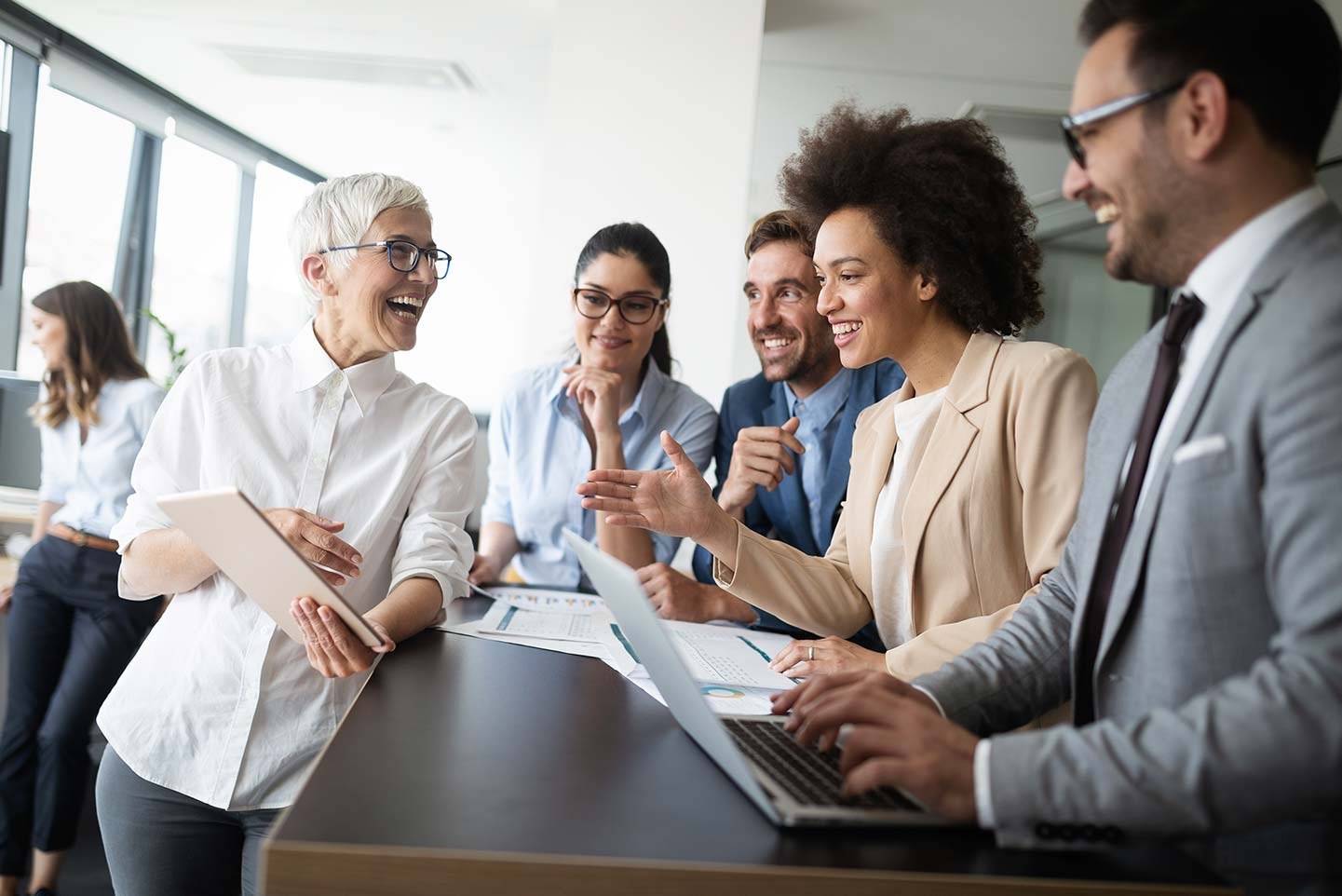 职场里的社交真的有真情谊吗？-人才定制-678美业人才网