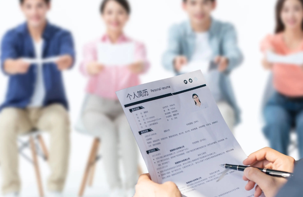 视频面试这么方便，为什么还要安排现场面试？